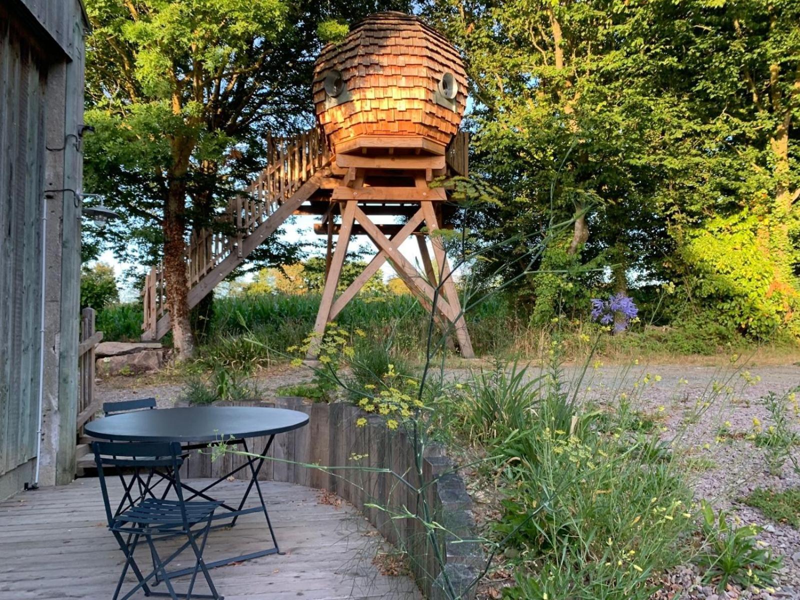 La Ville Es Renais - Ferme Et Maison D'Hotes Insolite Эрки Экстерьер фото