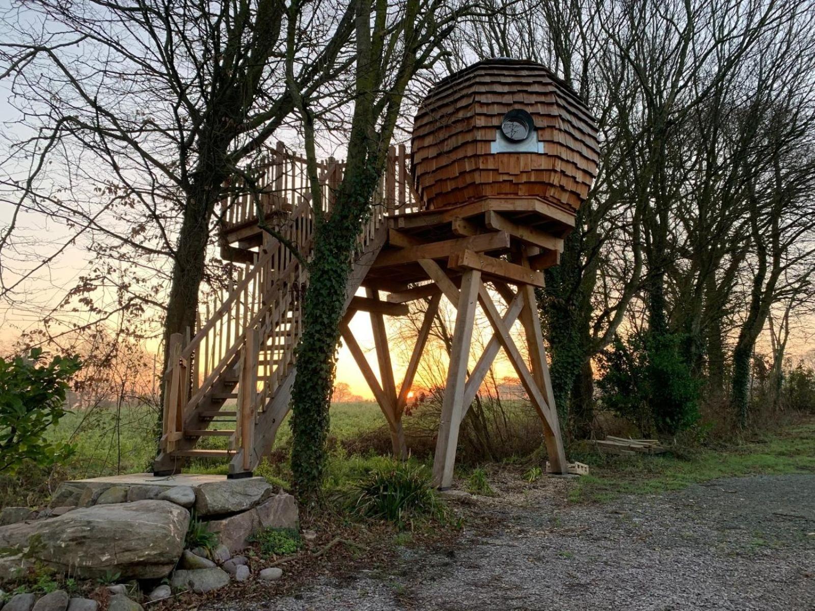 La Ville Es Renais - Ferme Et Maison D'Hotes Insolite Эрки Экстерьер фото